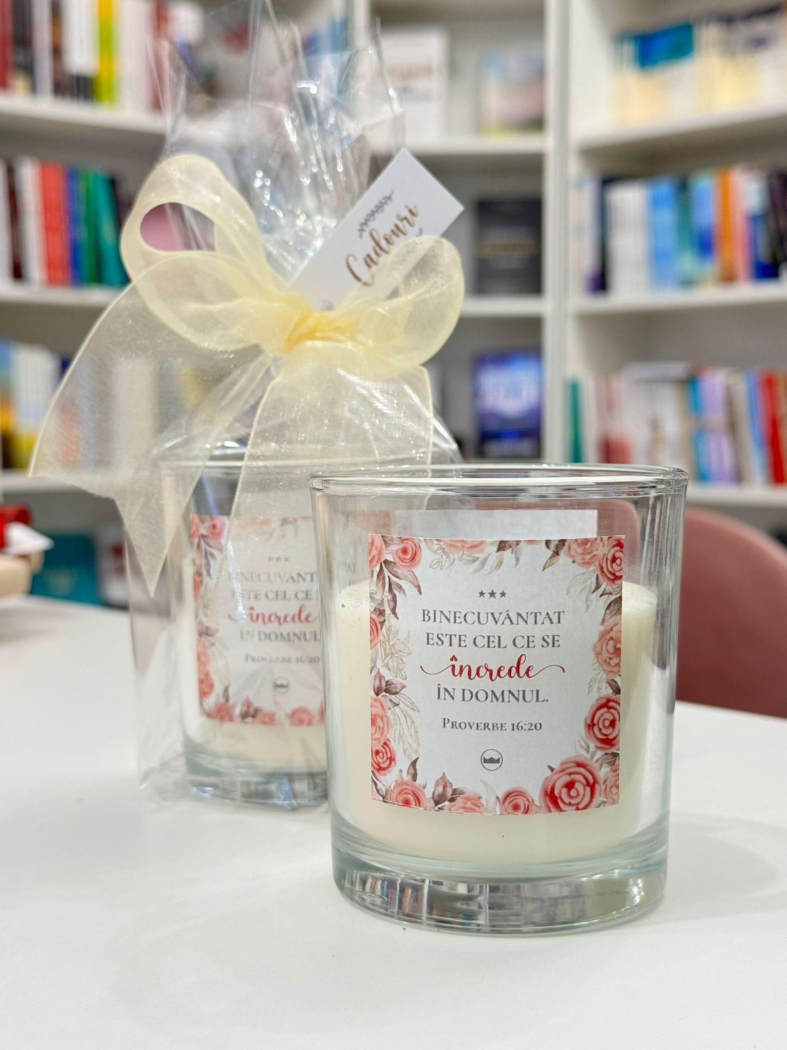 Lumânare parfumată rotundă 1 Lumanare parfumata rotunda - libraria Lira