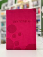Biblia interactiva cu coperta roz